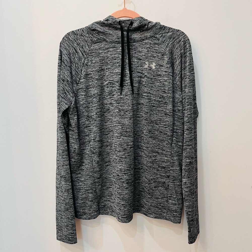 Woman’s Under Armour gray dry fit pull over Sz Medium - Picture 3 of 8